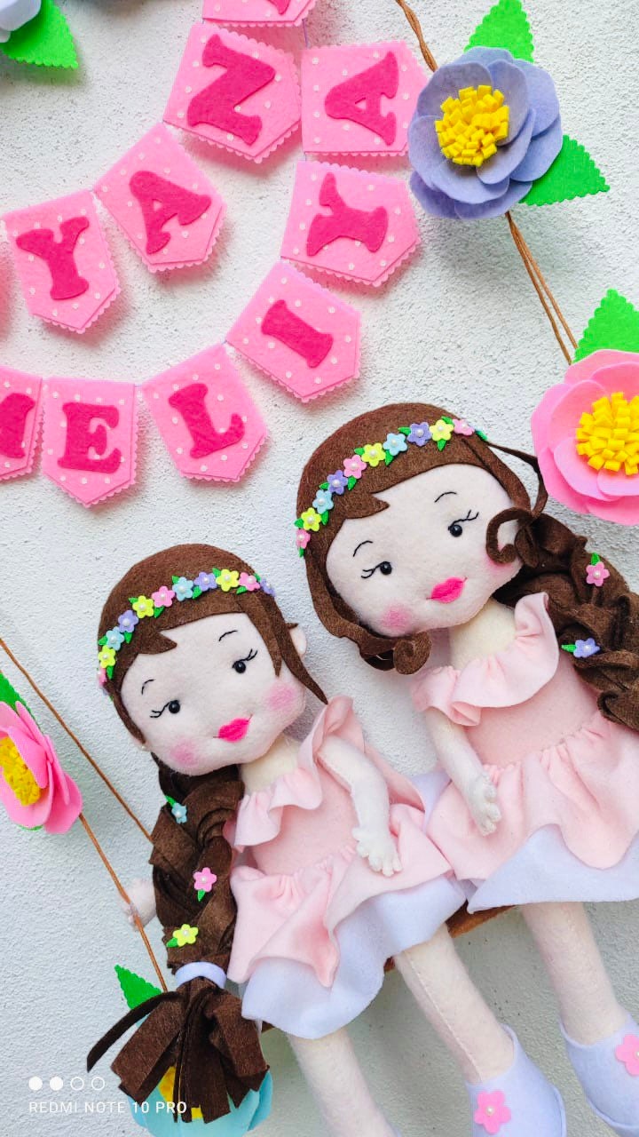 Personalized wall hanger for a girl, TWIN personalized wall deco, floral Custom Name Sign Name Sign Couple Childs Room