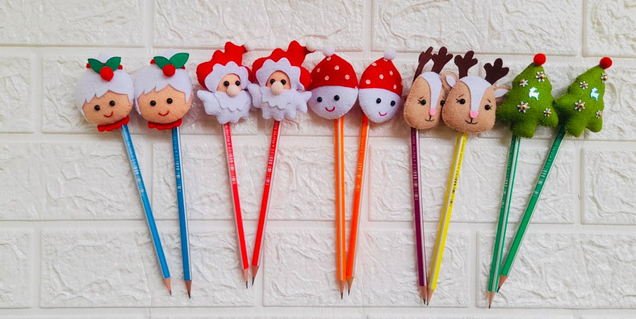 Christmas pencil toppers with pencil