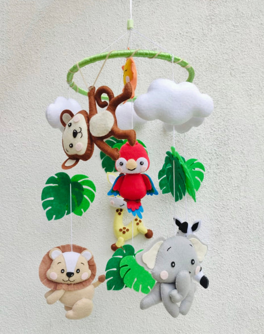 safari nursery mobile / Felt Jungle nursery mobile / baby animal mobile / jungle theme nursery / nursery mobile / natural nursery mobile