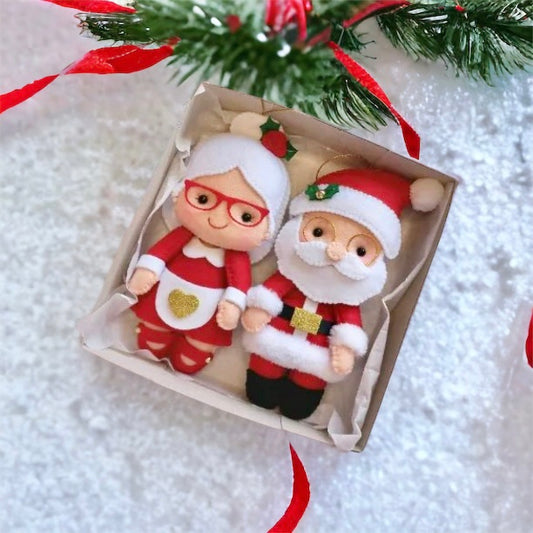 Mr and Mrs Clause dolls/ ornaments